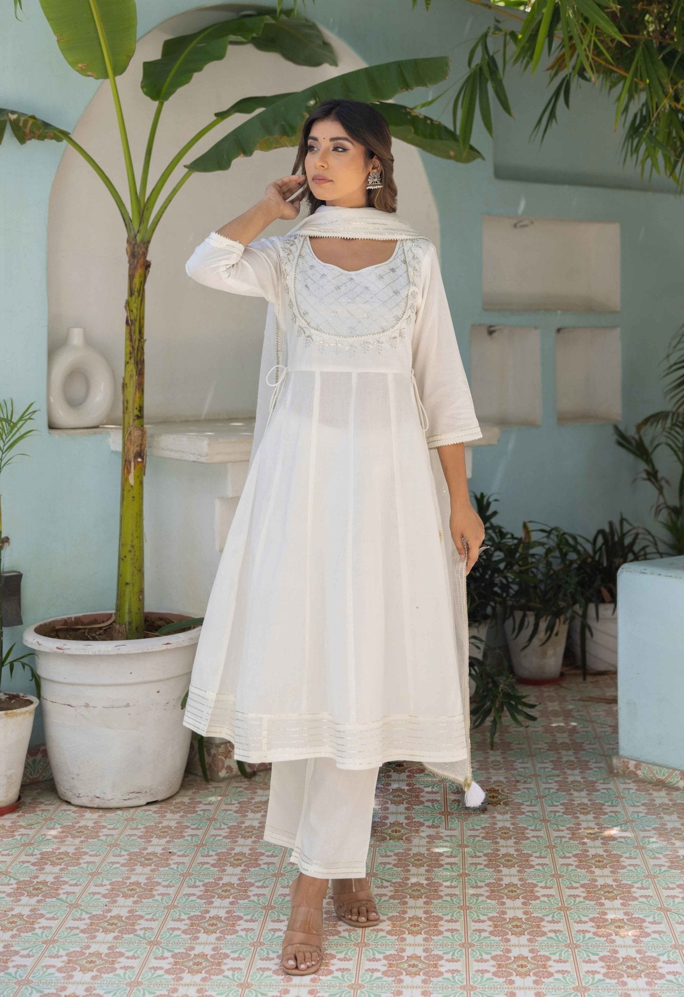 Salwar Mahal White & Gold Plain Simple Anarkali Chiffon Suit – SALWAR MAHAL